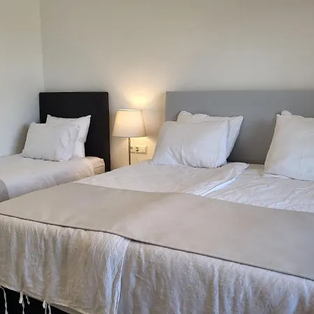 Modern Tara With Parking Apartament *