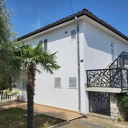 Modern Tara With Parking Appartement Malinska