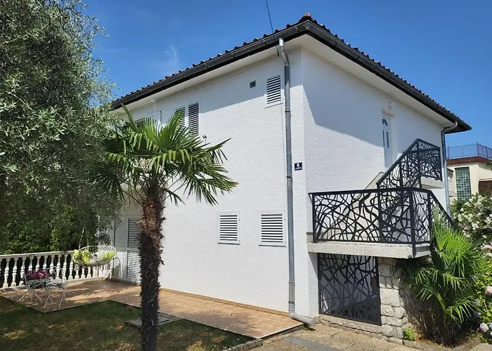Modern Tara With Parking Apartament Malinska